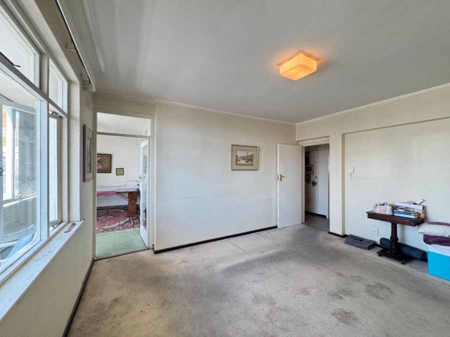 1 Bedroom Property for Sale in Sea Point Western Cape